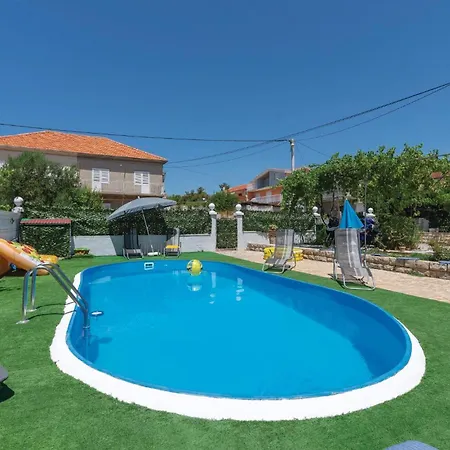Apartament In W/ Outdoor Swimming Pool, Outdoor Swimming Pool&2 Bedrooms